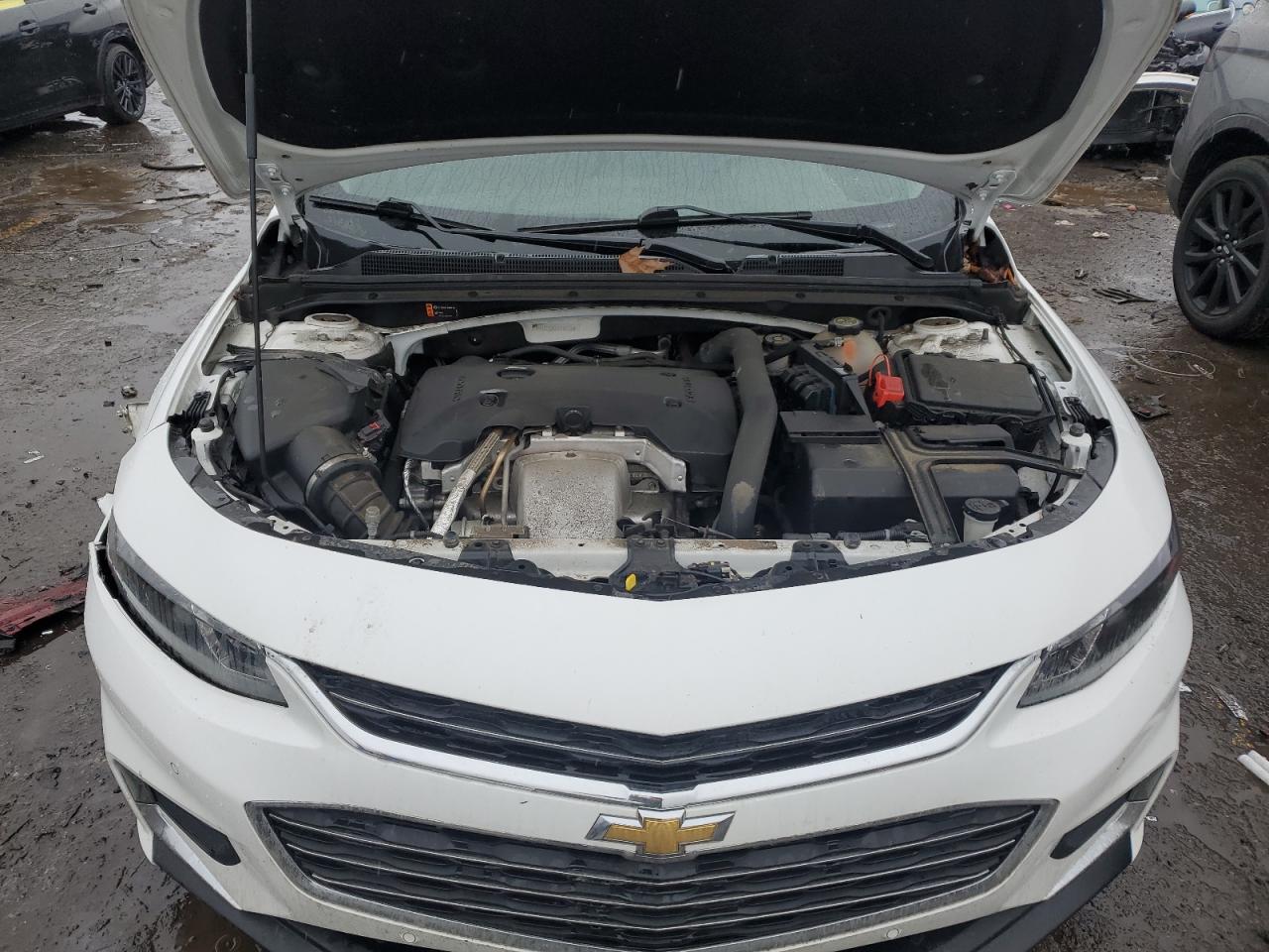 2018 Chevrolet Malibu - Image 11