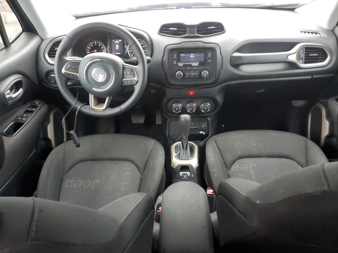 2017 Jeep Renegade - Image 8