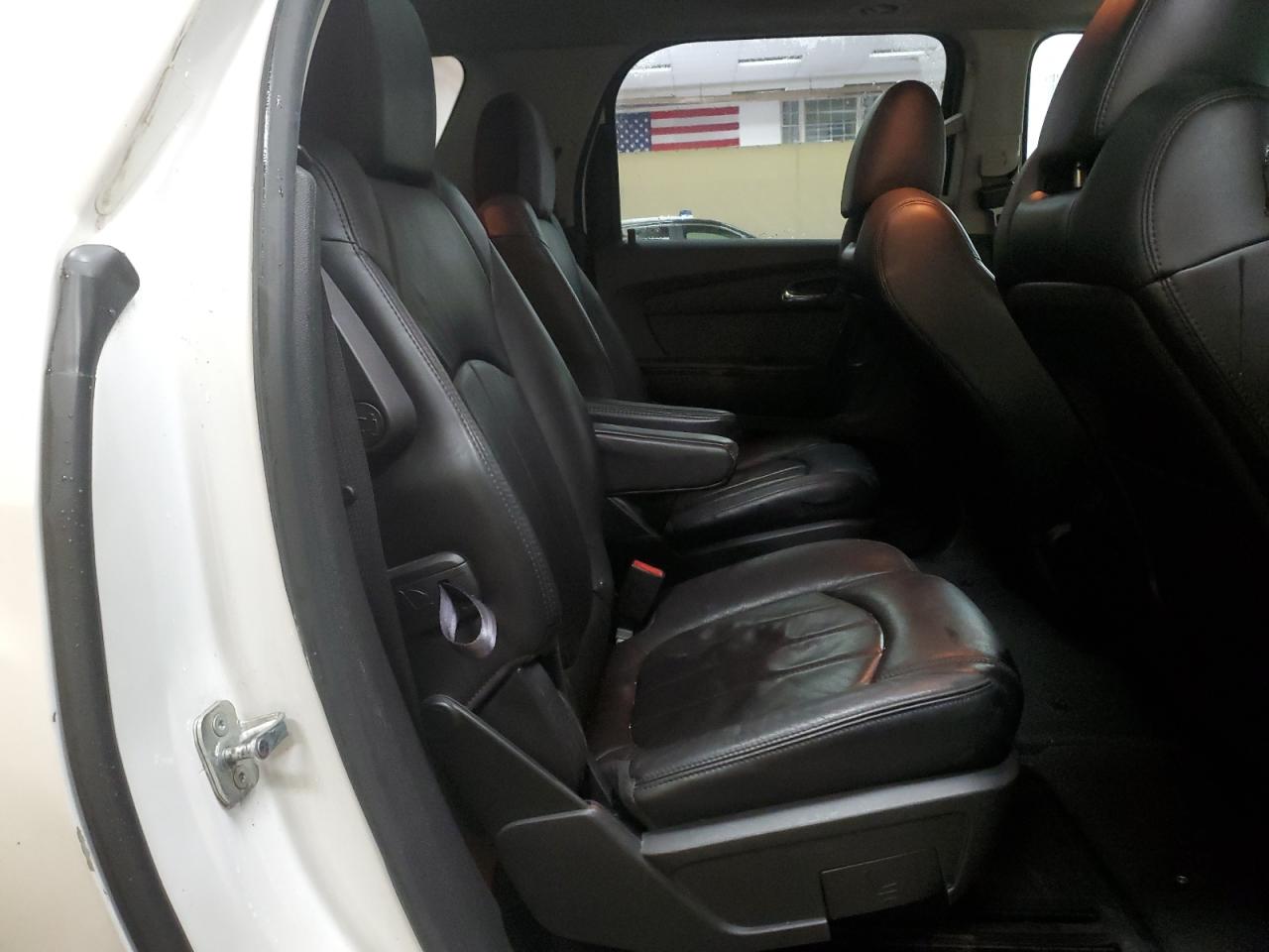 2011 GMC Acadia - Image 11