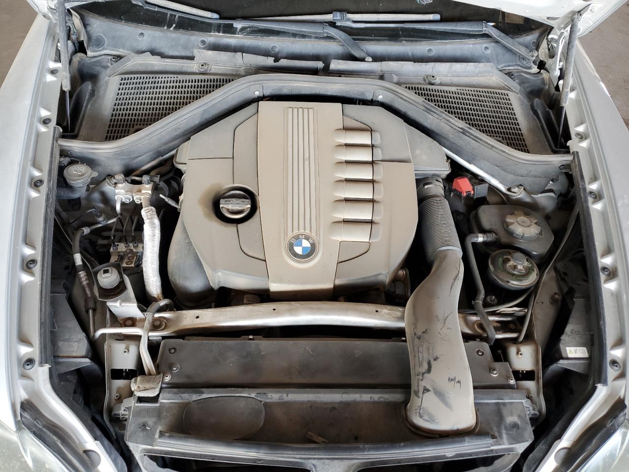 2010 BMW X5 - Image 12