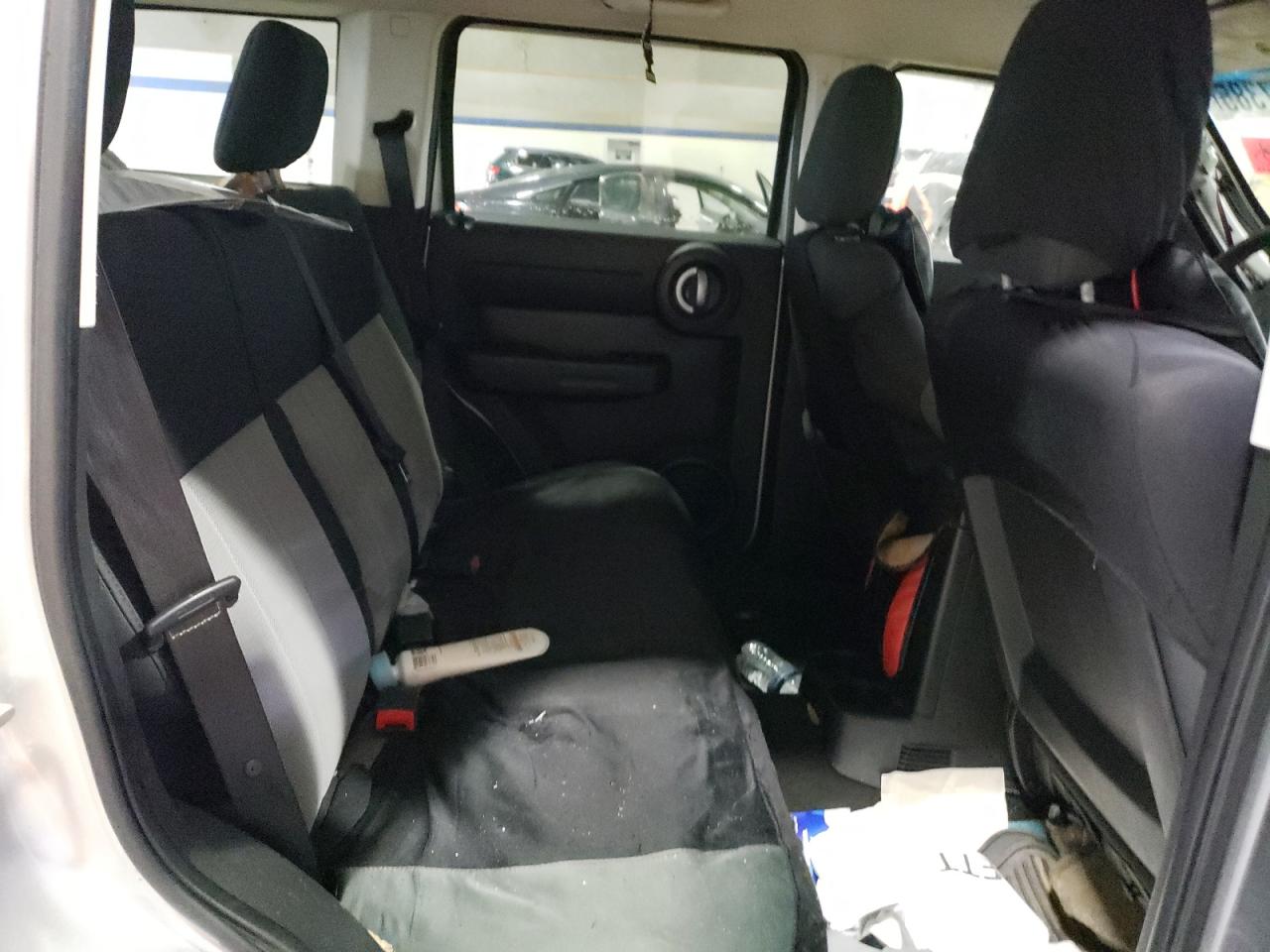 2008 Dodge Nitro - Image 11