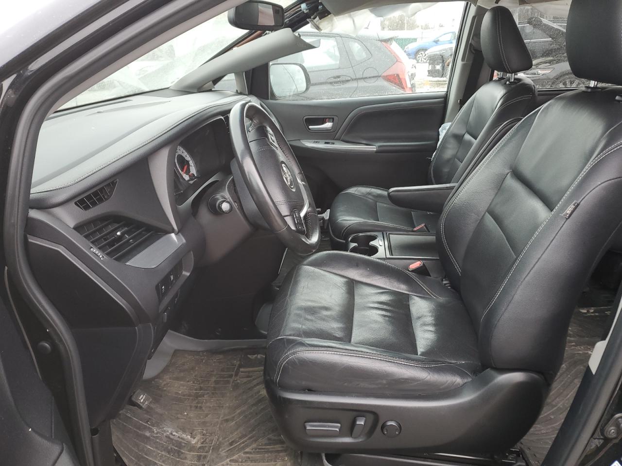 2017 Toyota Sienna - Image 7