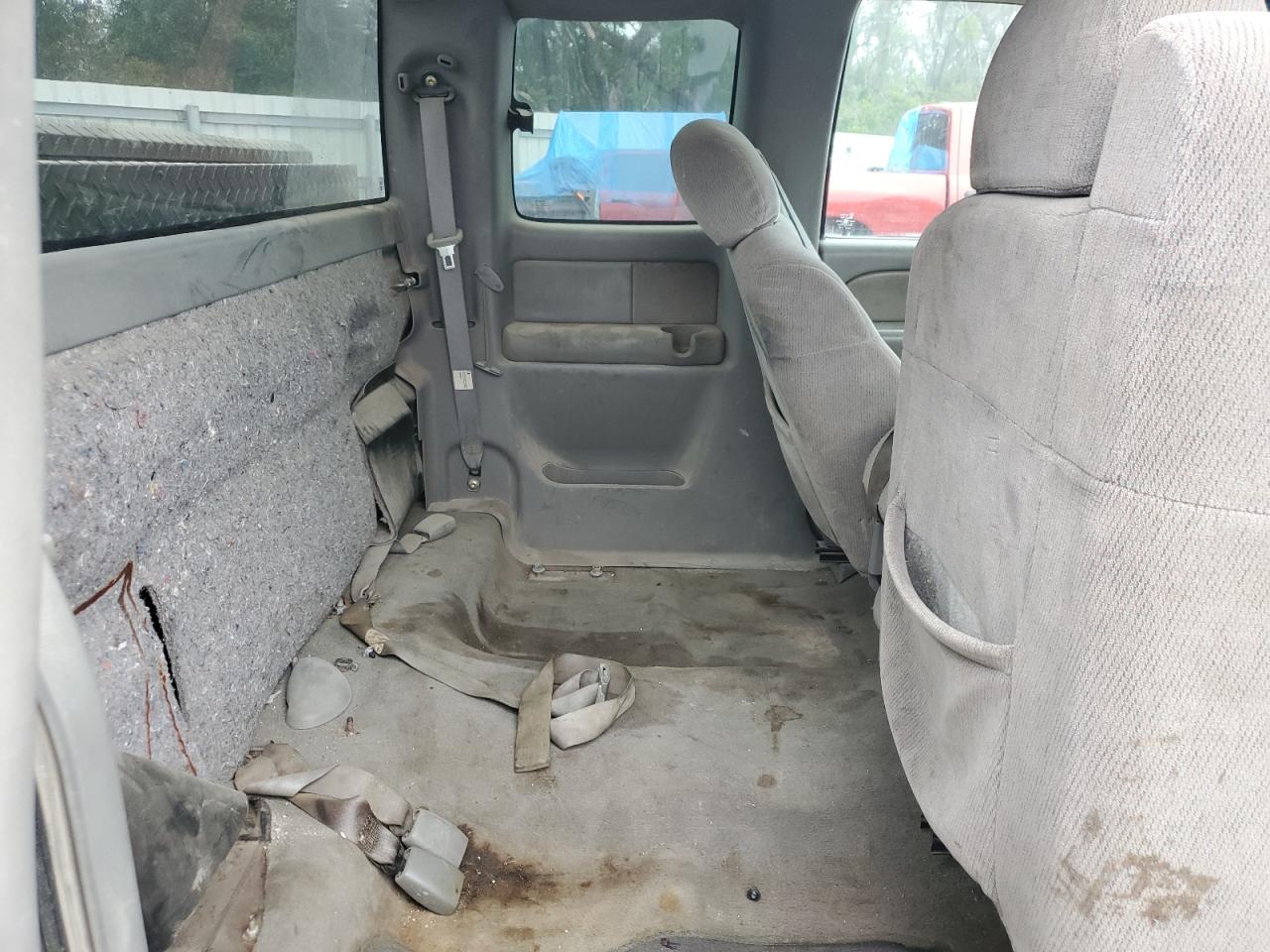 2000 GMC Sierra - Image 10