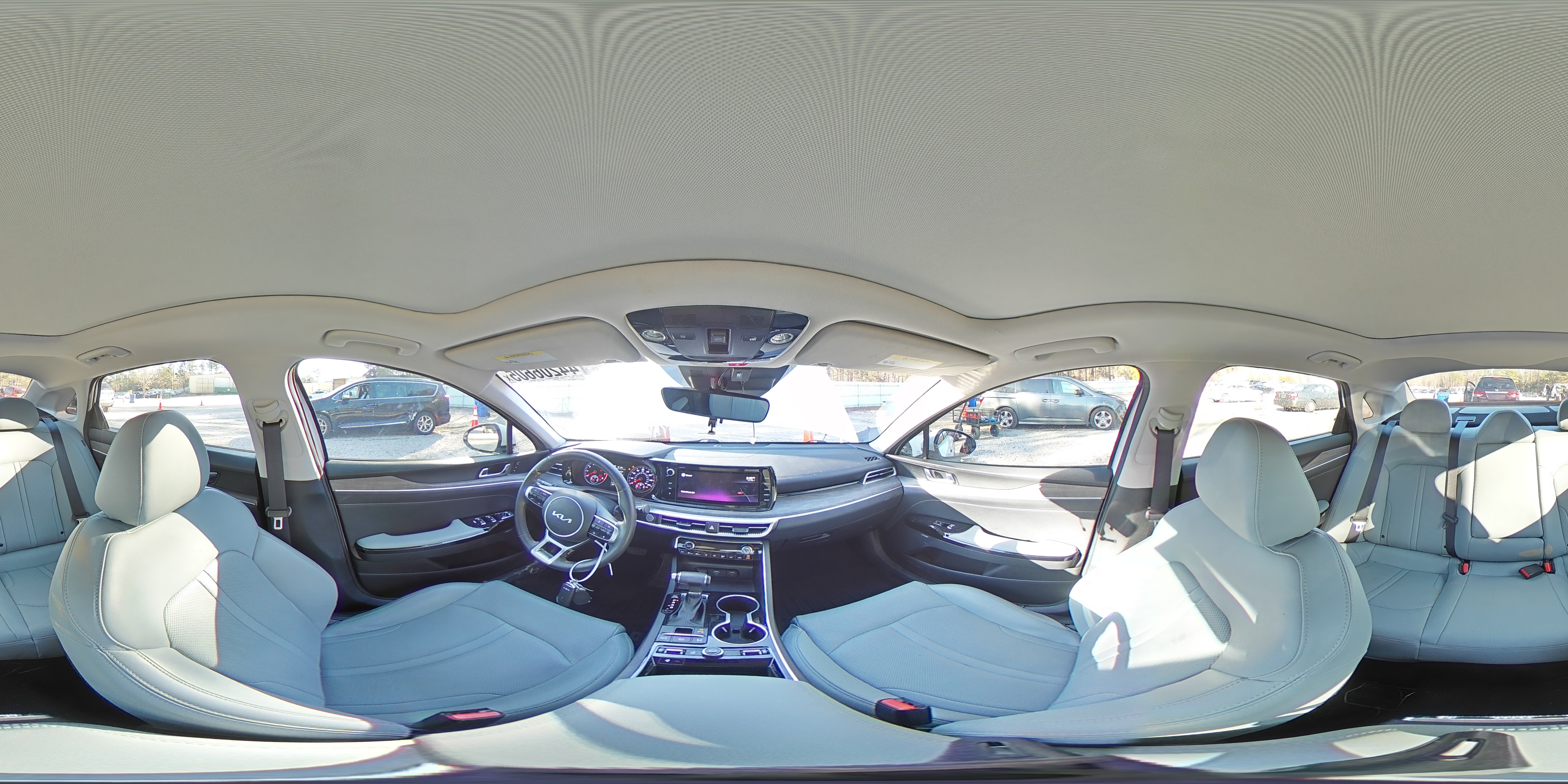2022 Kia K5 - Image 13