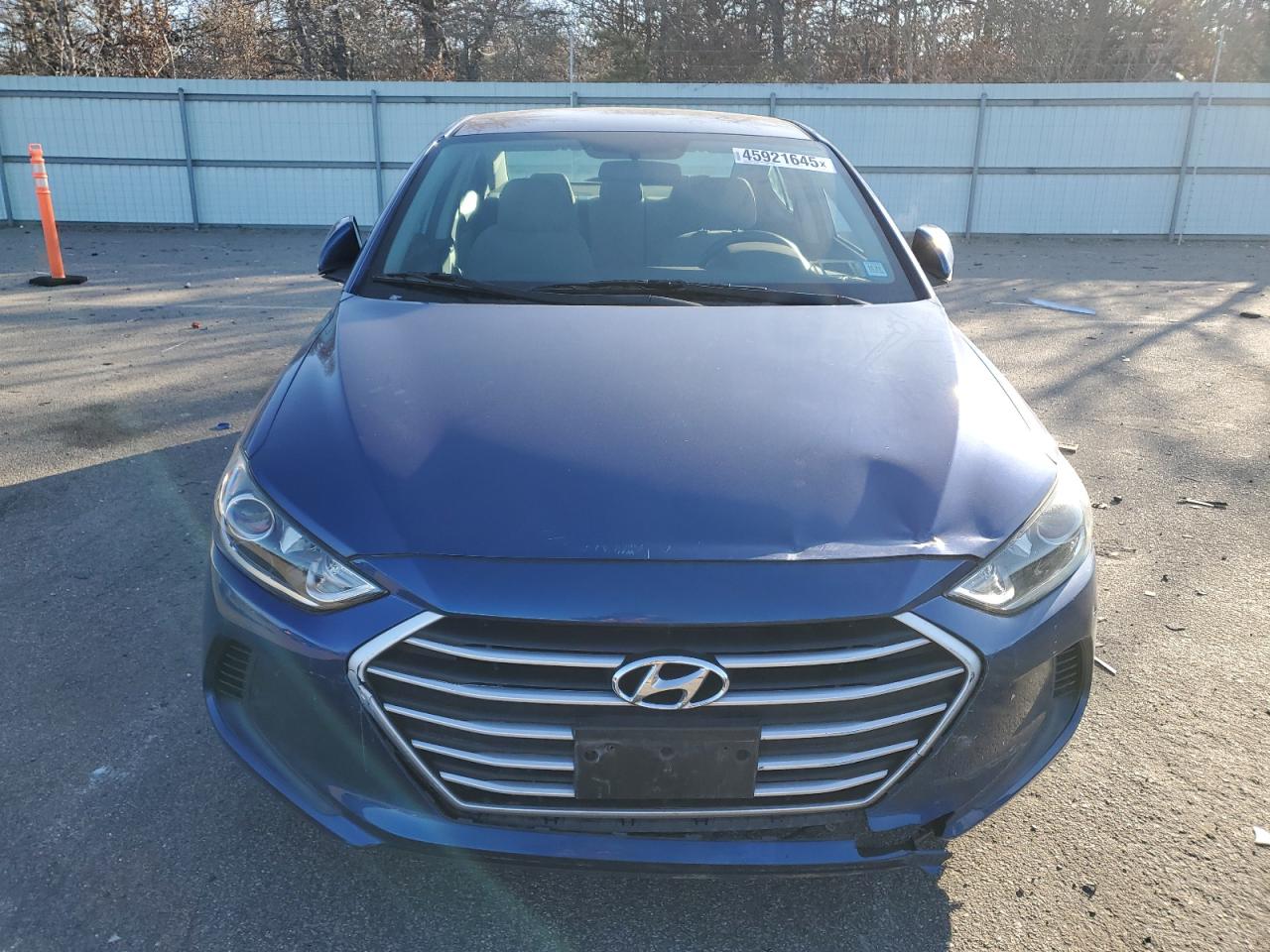 2017 Hyundai Elantra - Image 5