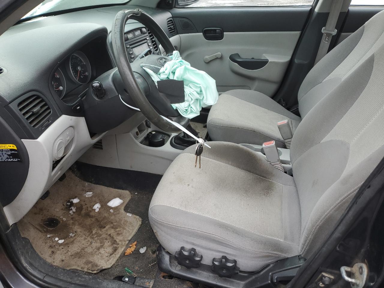 2008 Hyundai Accent - Image 7