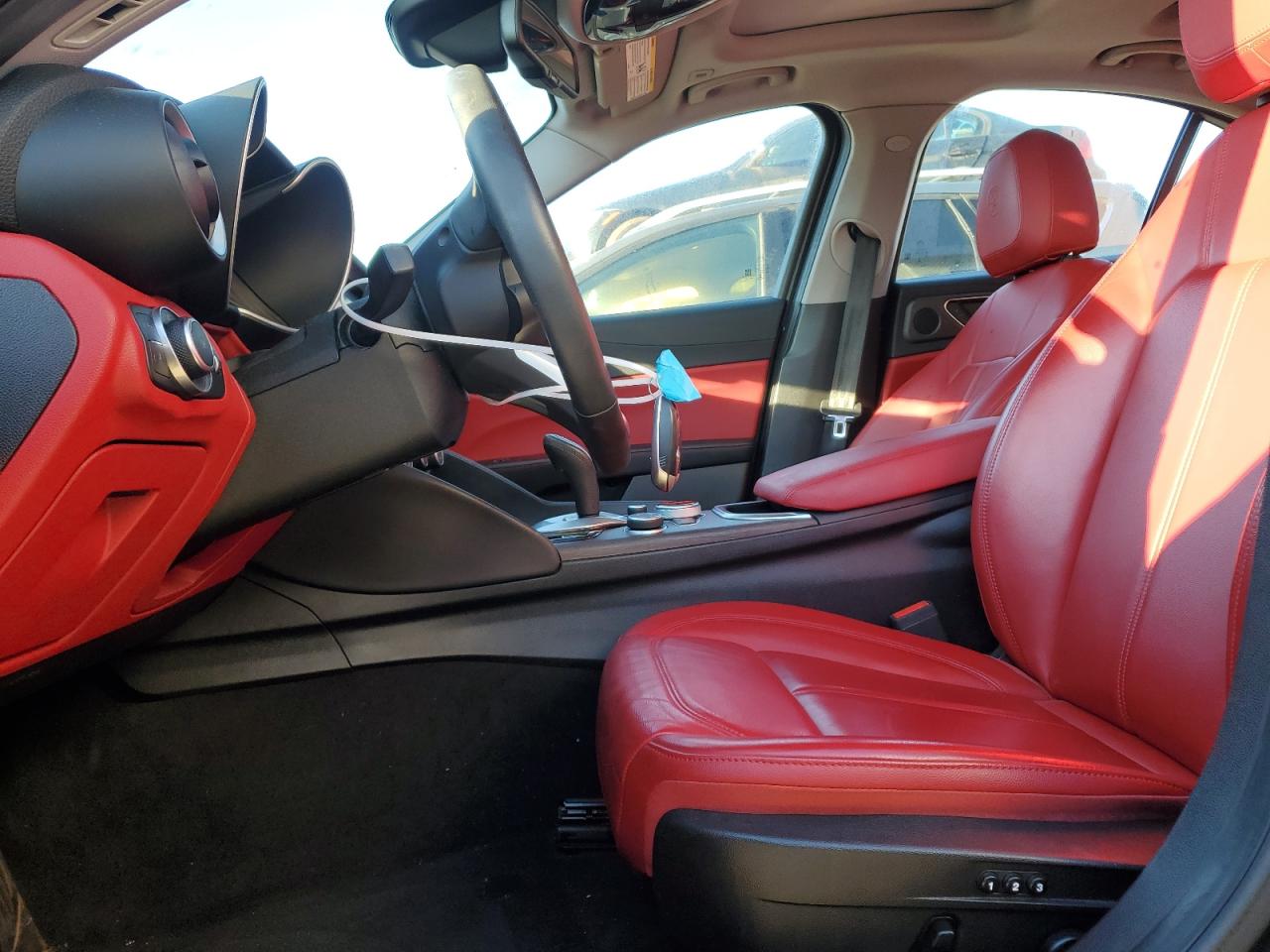 2021 Alfa Romeo Giulia - Image 7
