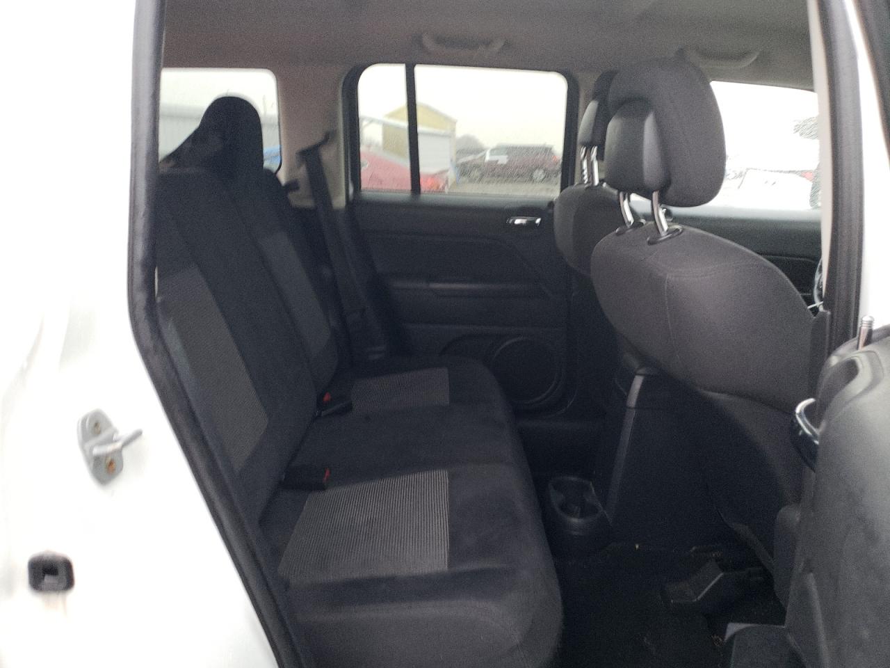 2011 Jeep Liberty (Patriot) - Image 10