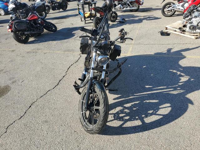  HARLEY-DAVIDSON XL883 N 2021 Зеленый