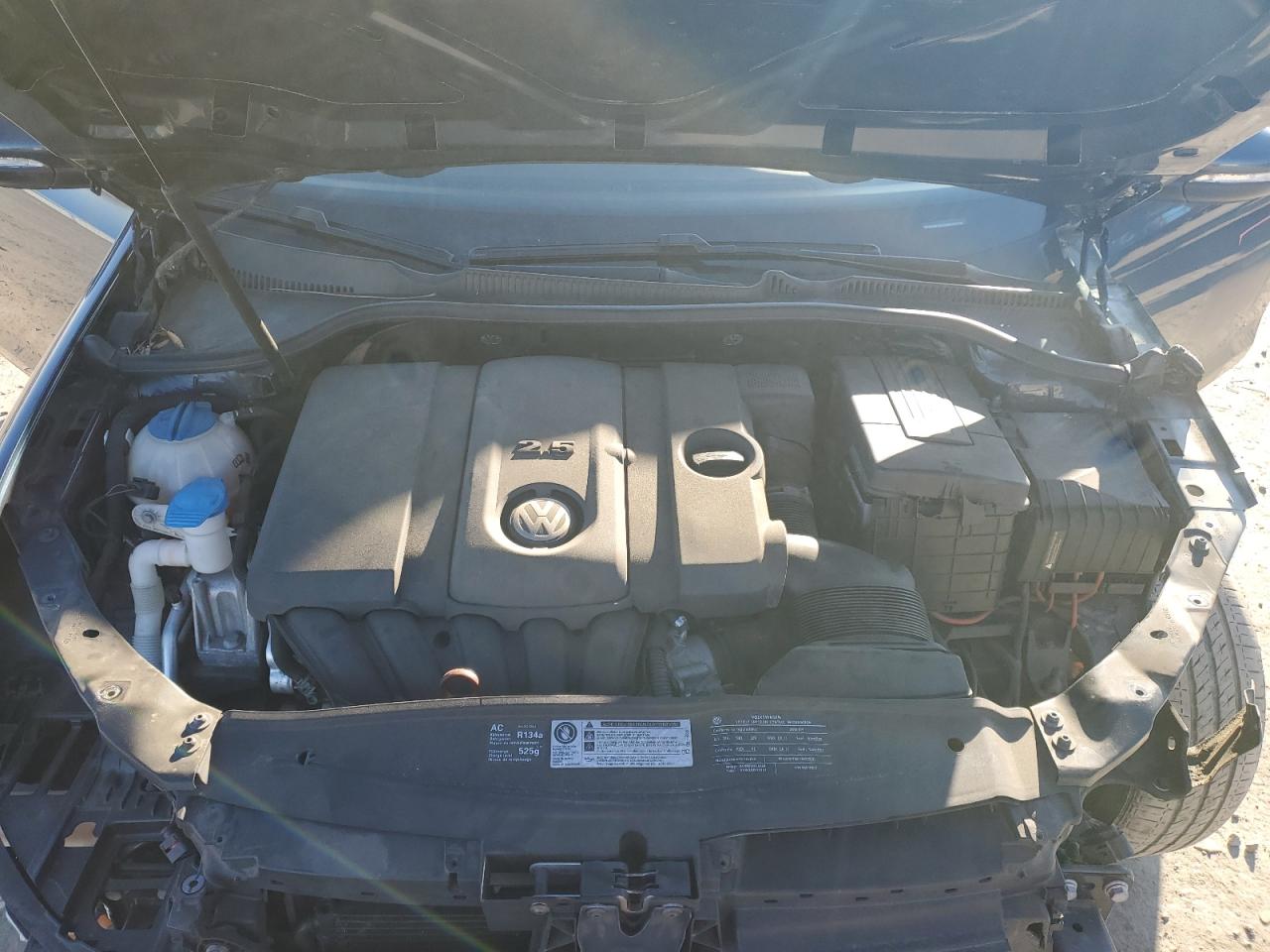 2010 Volkswagen Golf - Image 11