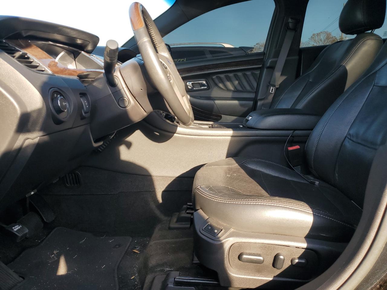 2014 Ford Taurus - Image 7