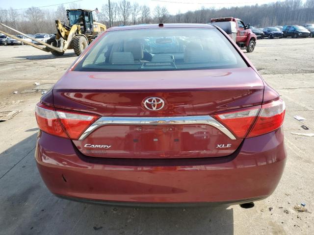  TOYOTA CAMRY 2017 Czerwony