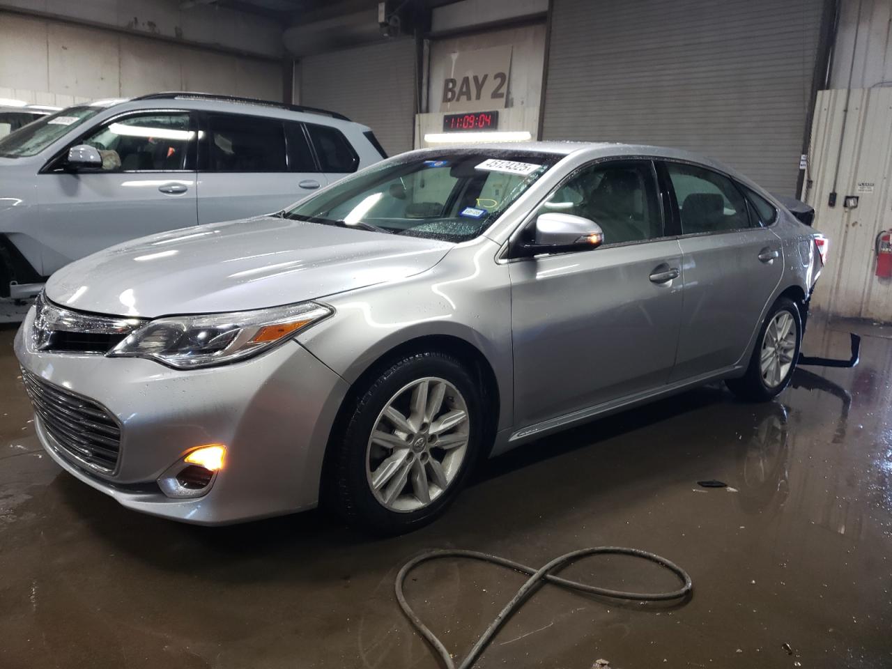 2015 Toyota Avalon - Image 1