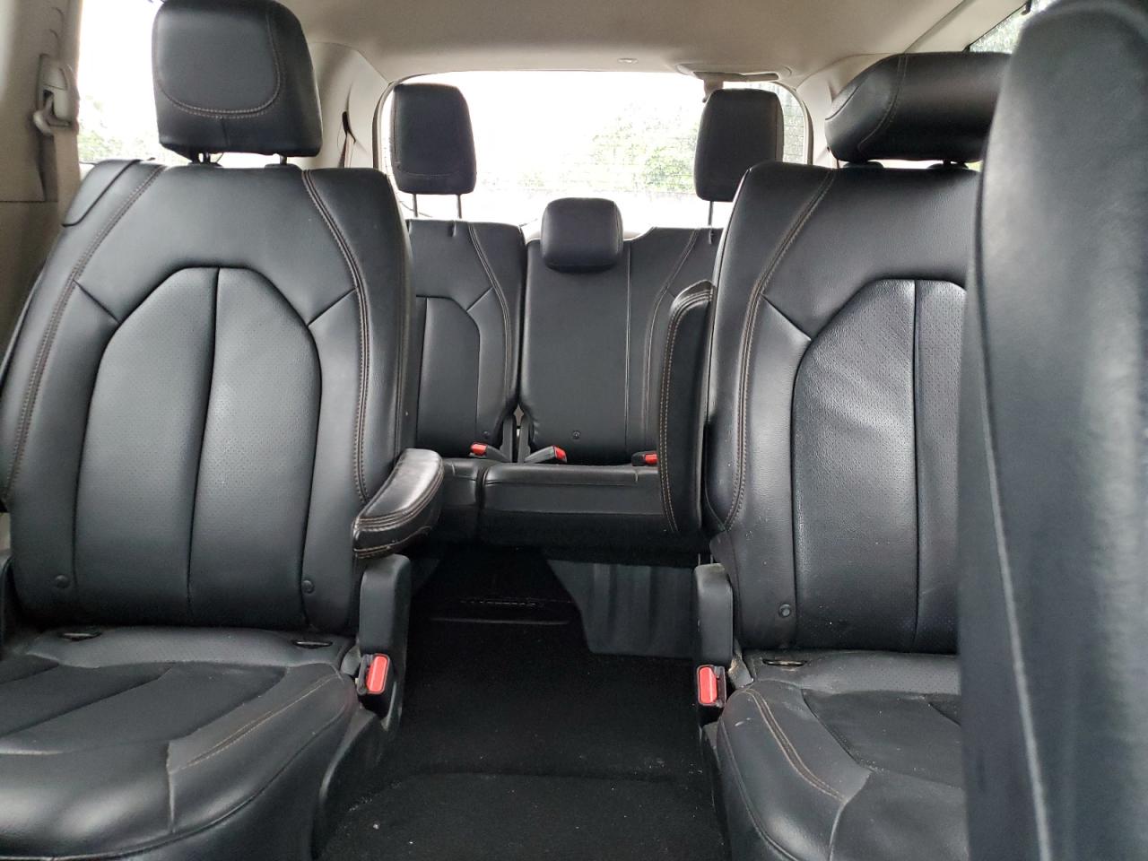 2018 Chrysler Pacifica - Image 10