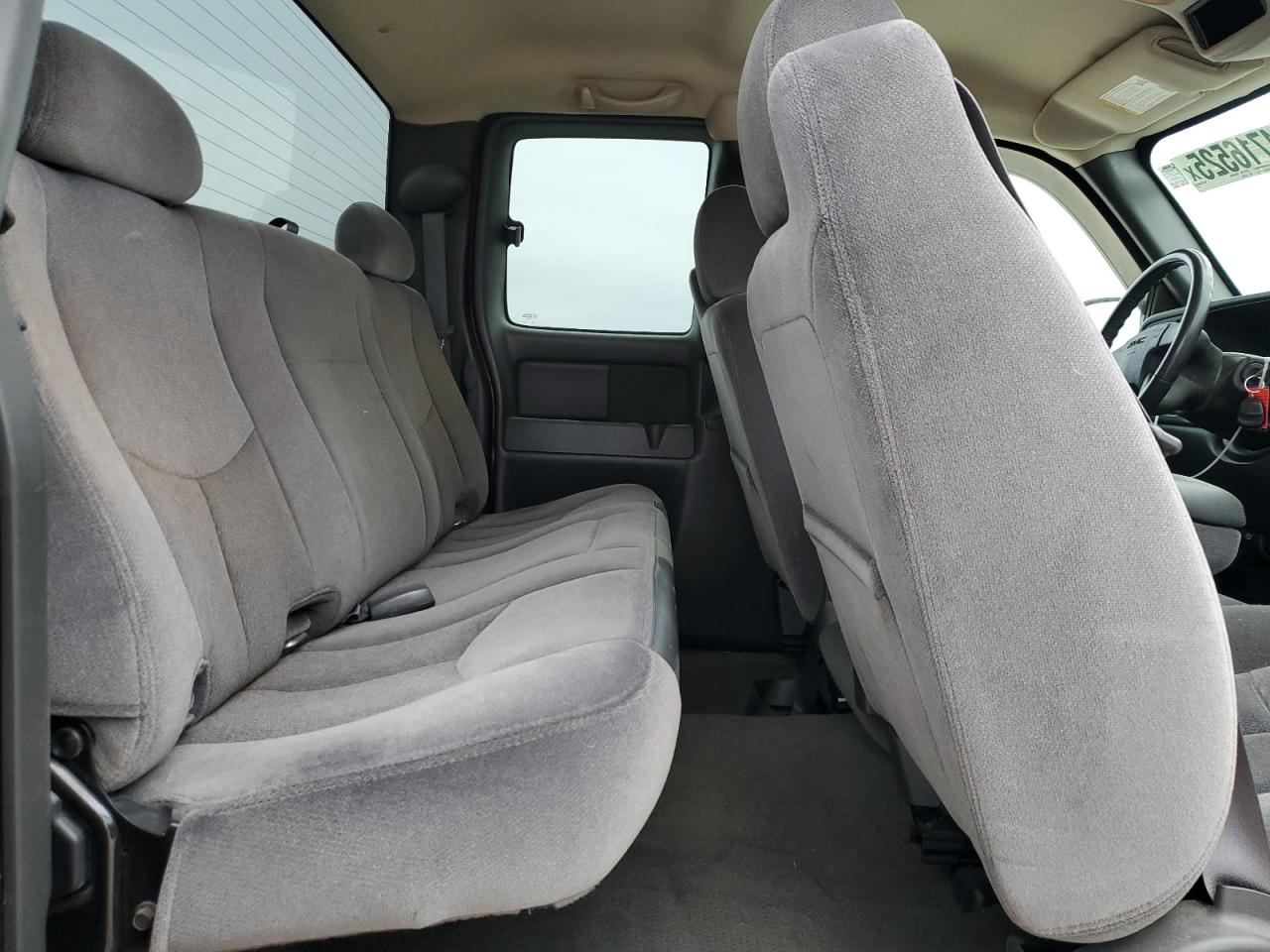 2005 GMC Sierra - Image 10