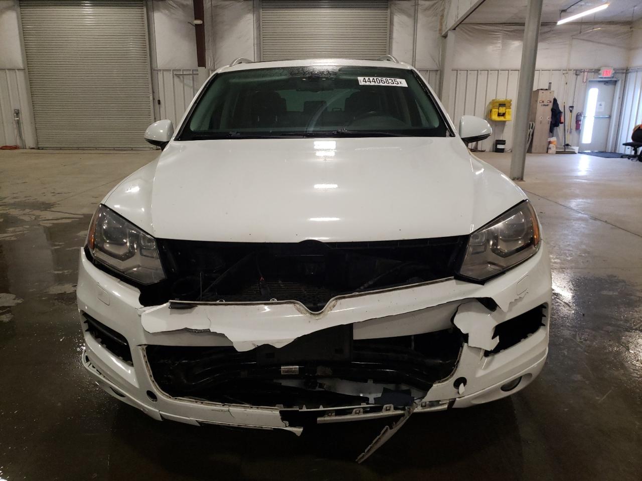 2014 Volkswagen Touareg - Image 5