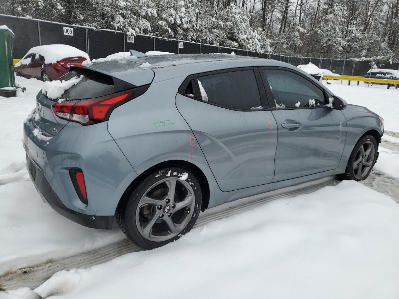 2020 Hyundai Veloster - Image 3