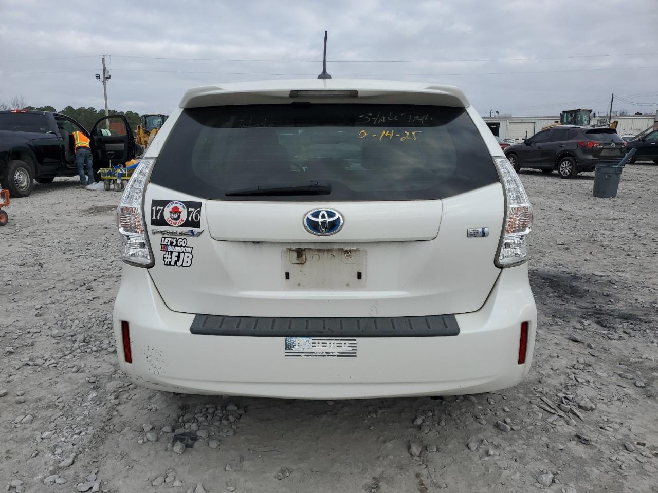 2014 Toyota Prius - Image 6