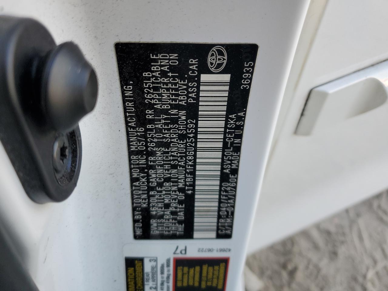2016 Toyota Camry - Image 15
