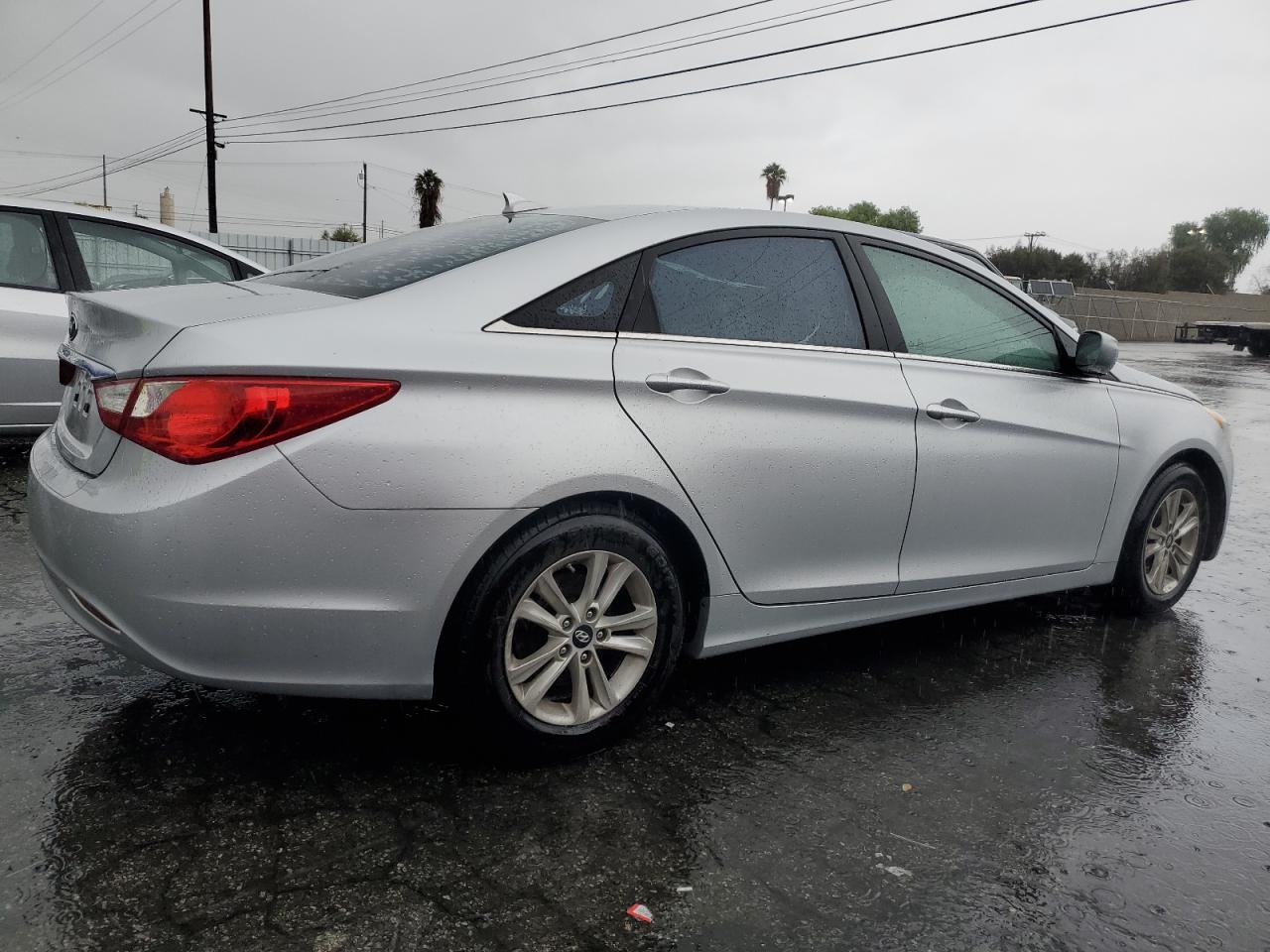 2013 Hyundai Sonata - Image 3