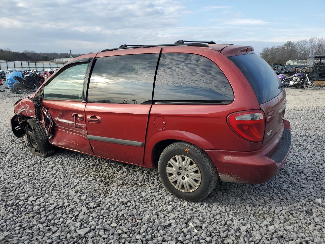 2006 Chrysler Town & Country - Image 2