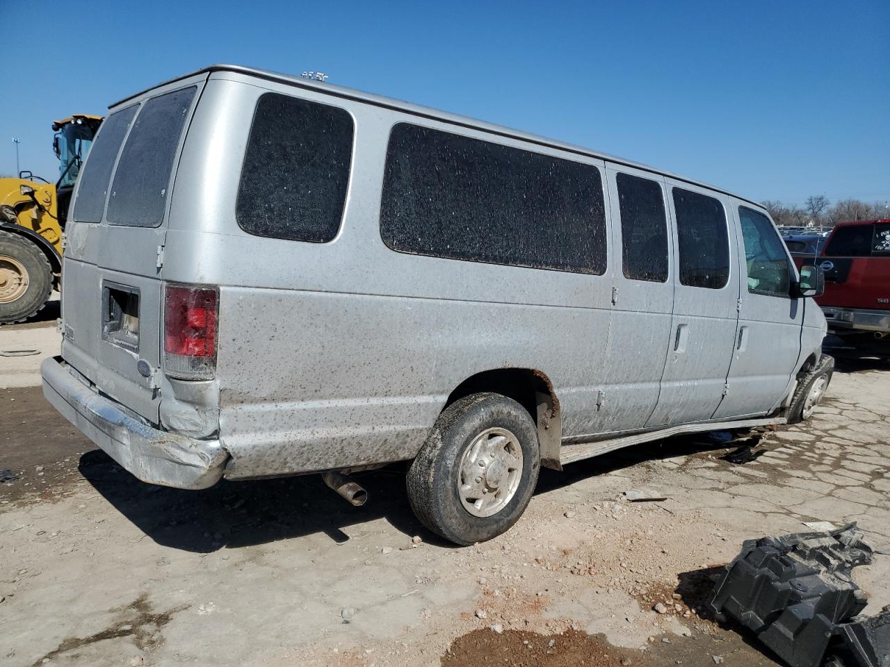 2005 Ford Econoline - Image 3