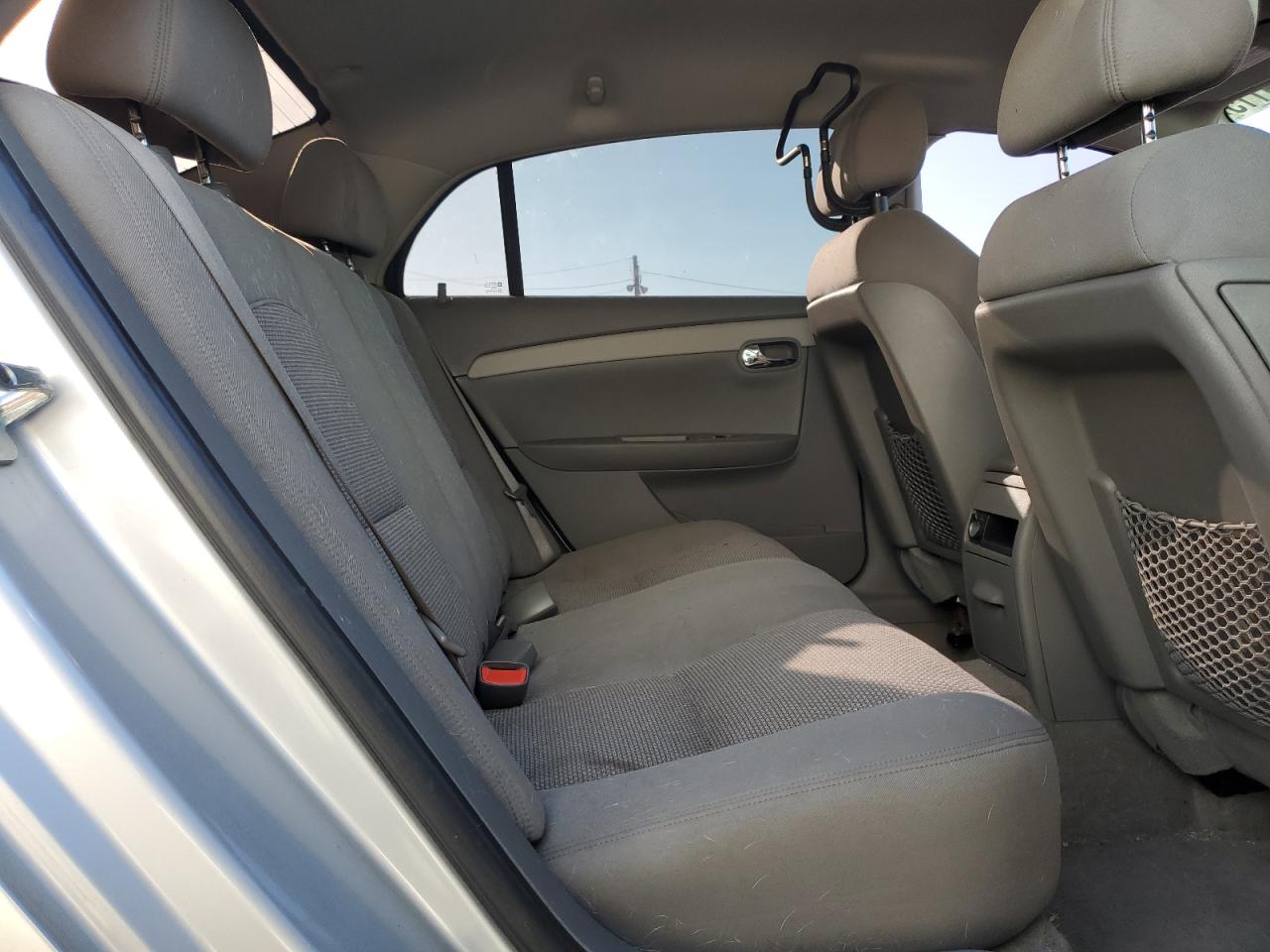 2009 Chevrolet Malibu - Image 10