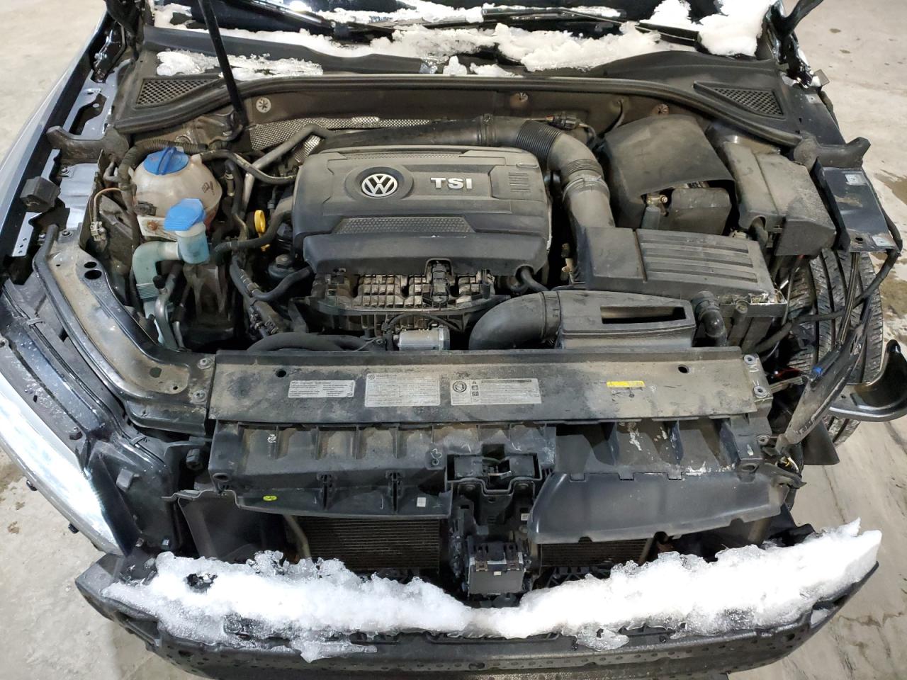2017 Volkswagen Passat - Image 11