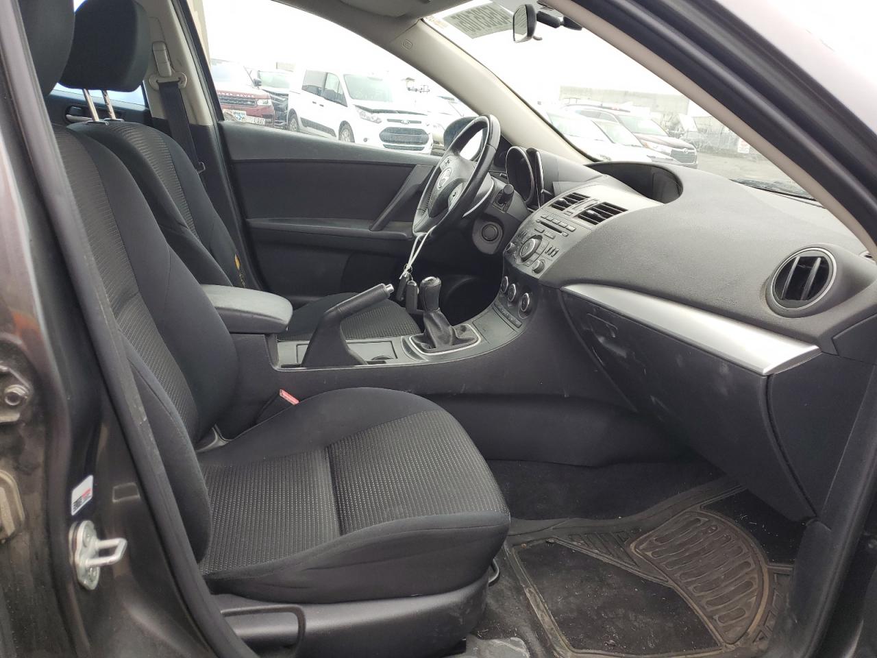2013 Mazda 3 - Image 7