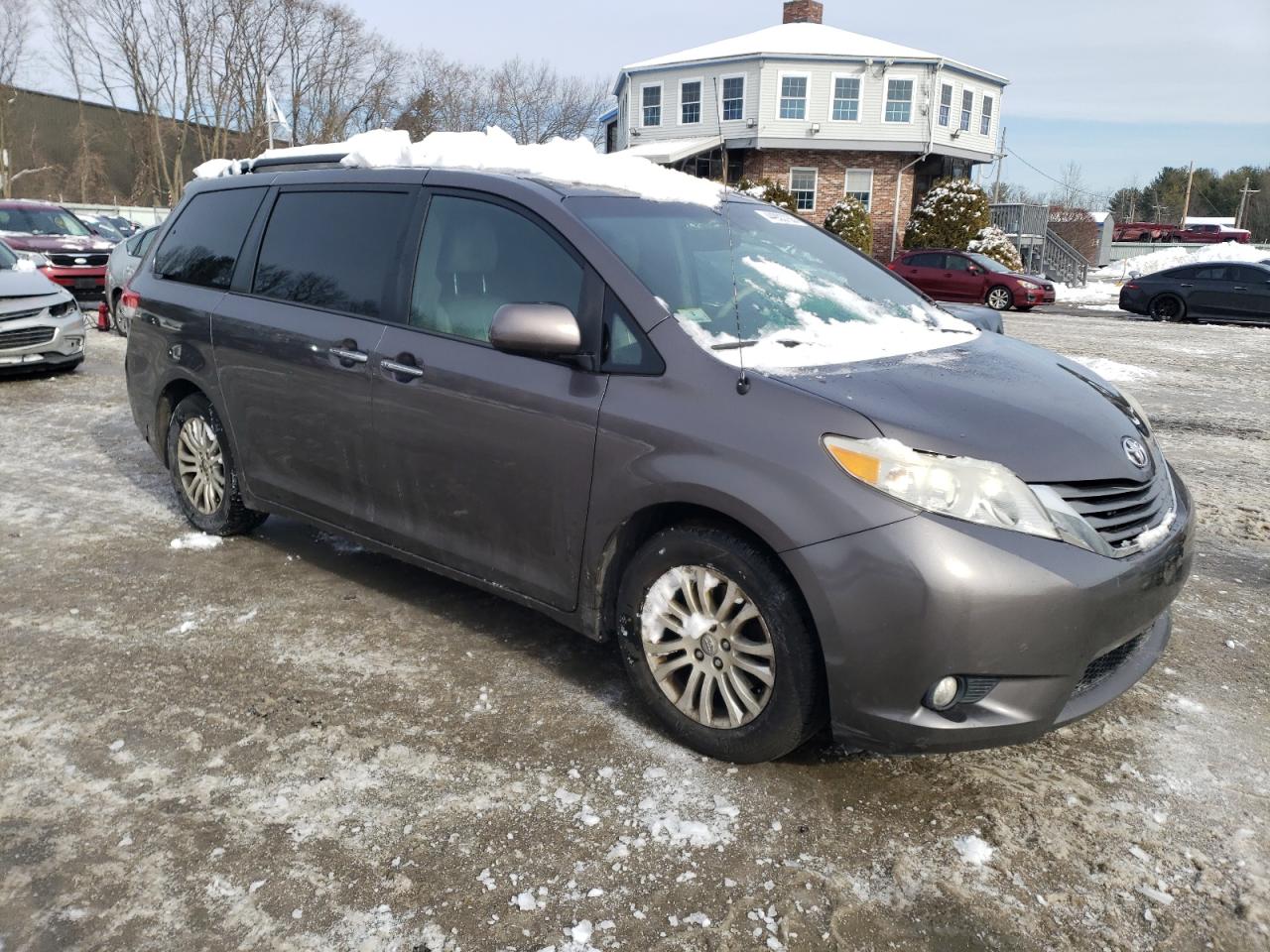 2013 Toyota Sienna - Image 4