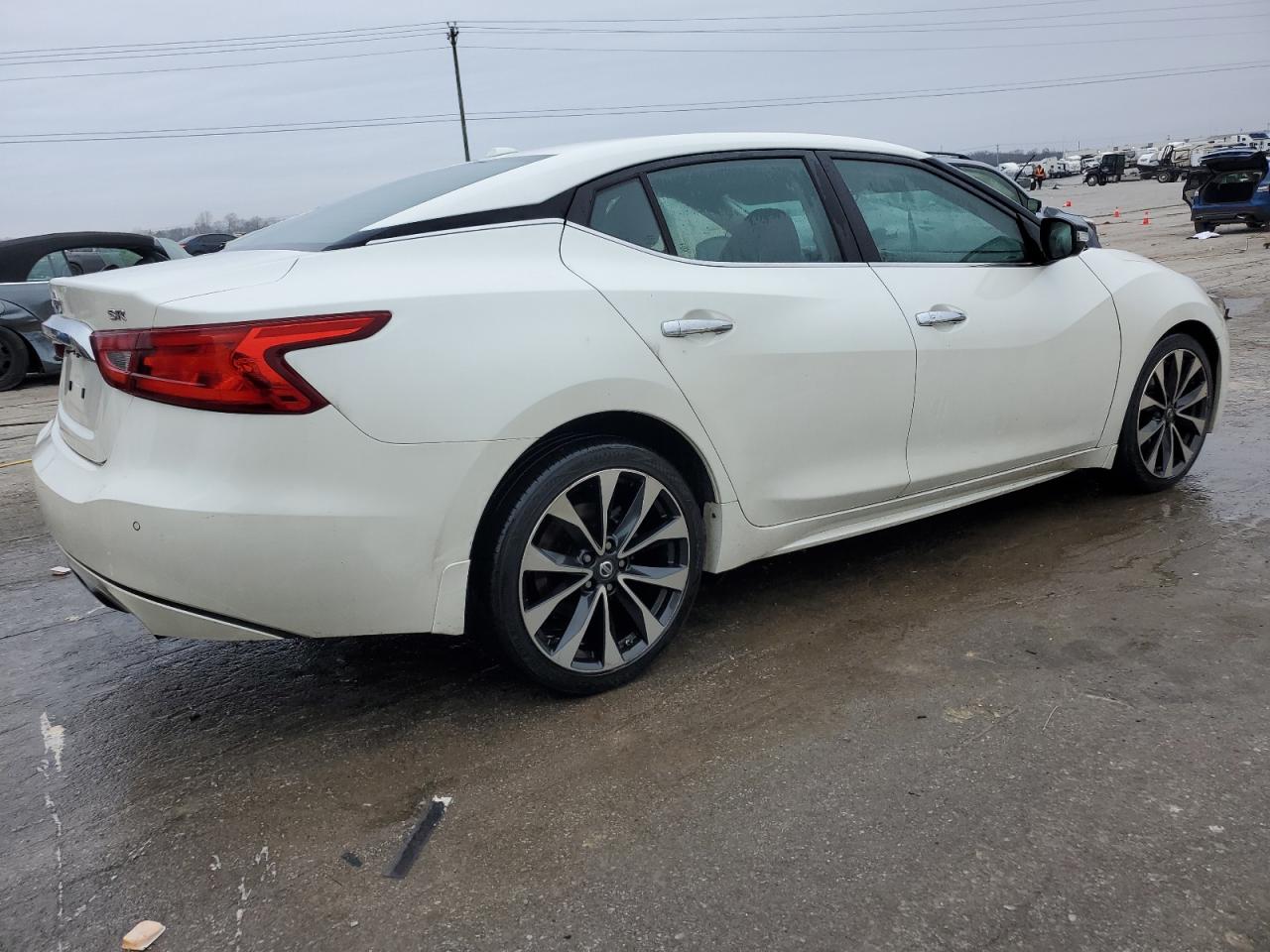 2016 Nissan Maxima - Image 3