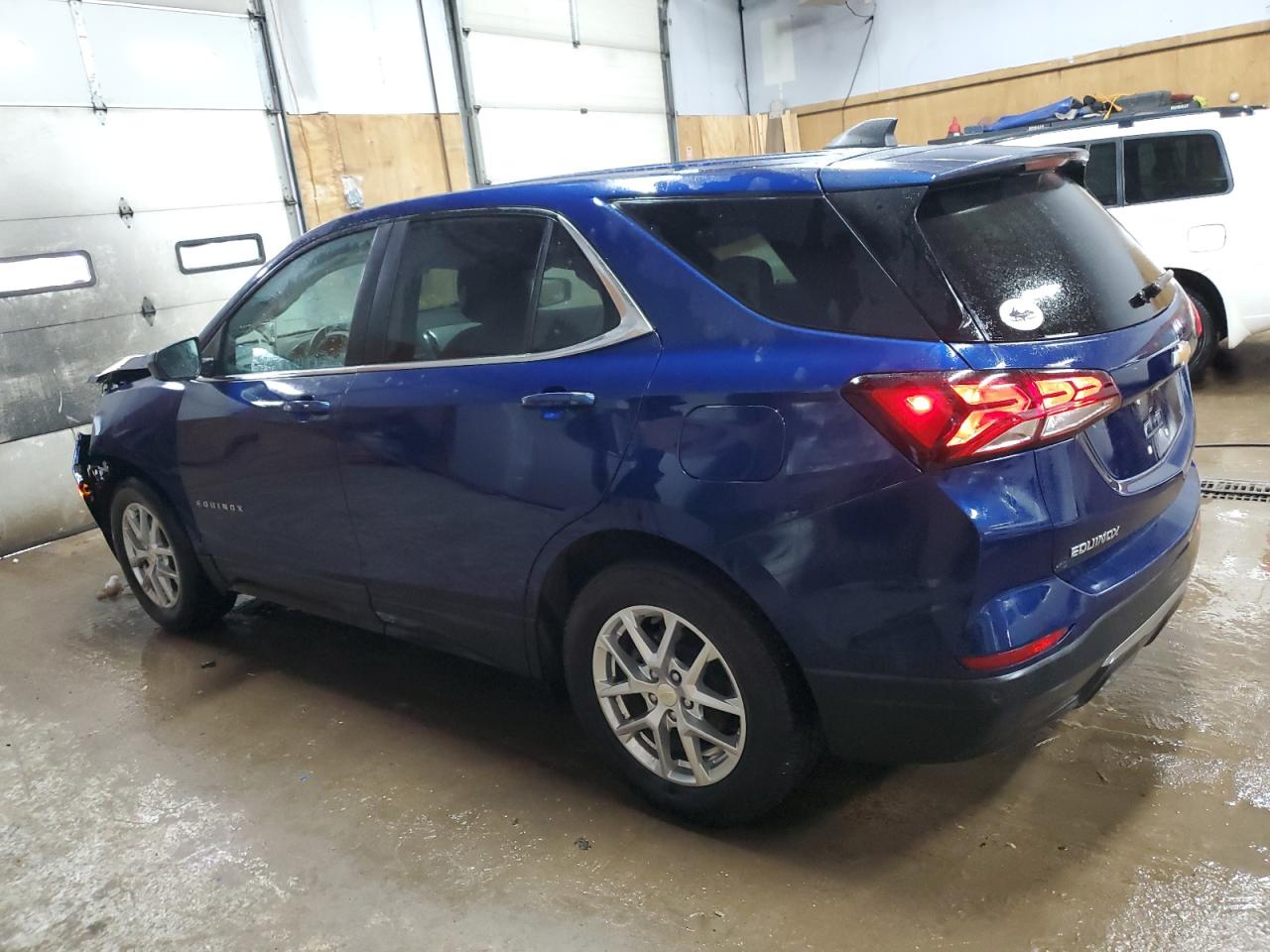 2023 Chevrolet Equinox - Image 2
