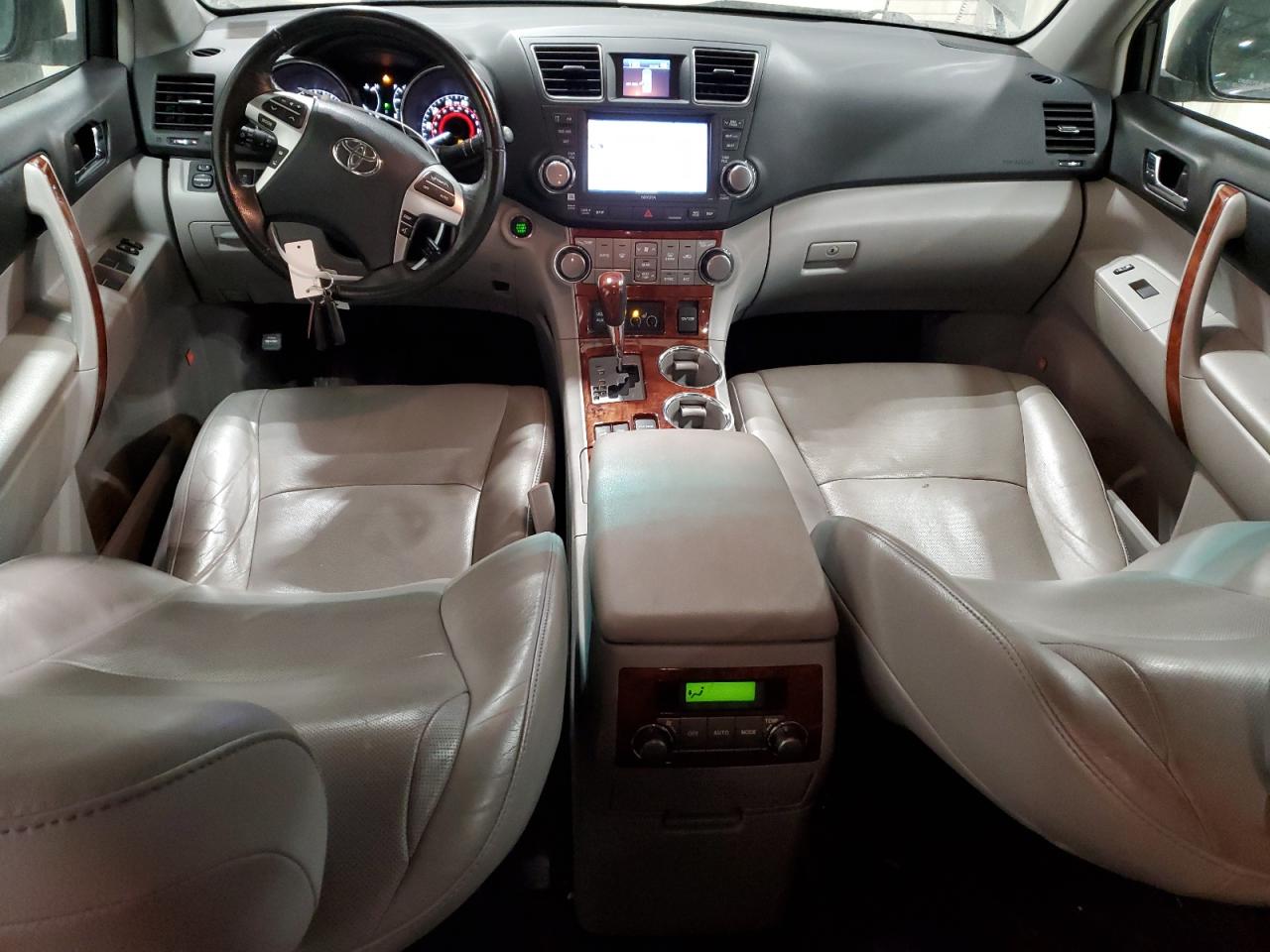 2012 Toyota Highlander - Image 8