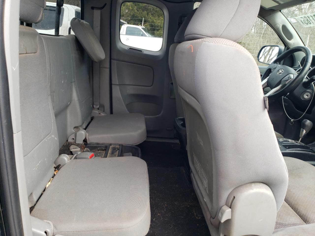 2014 Toyota Tacoma - Image 10