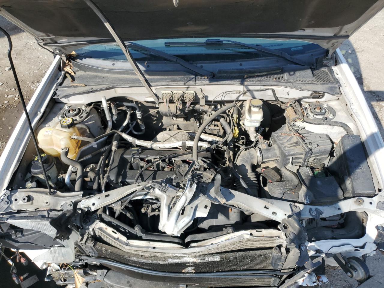 2006 Ford Escape - Image 12