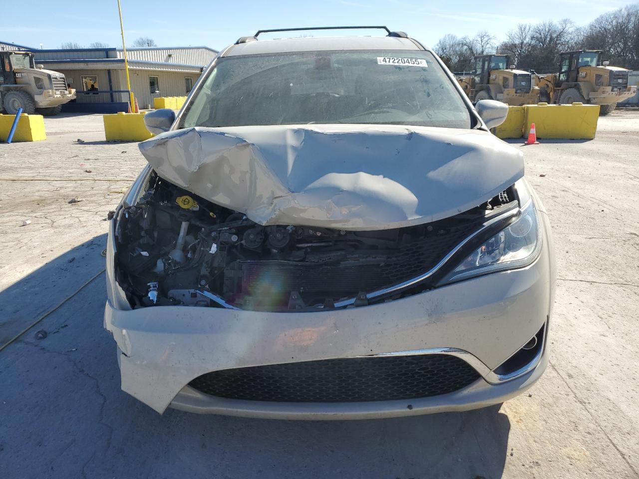 2017 Chrysler Pacifica - Image 5