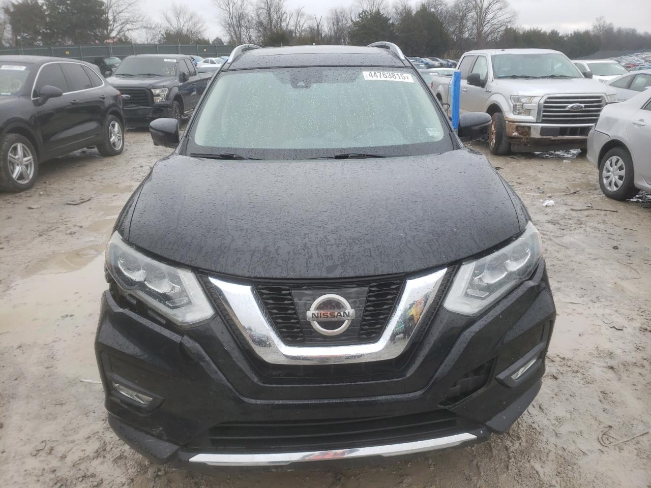 2017 Nissan Rogue - Image 5