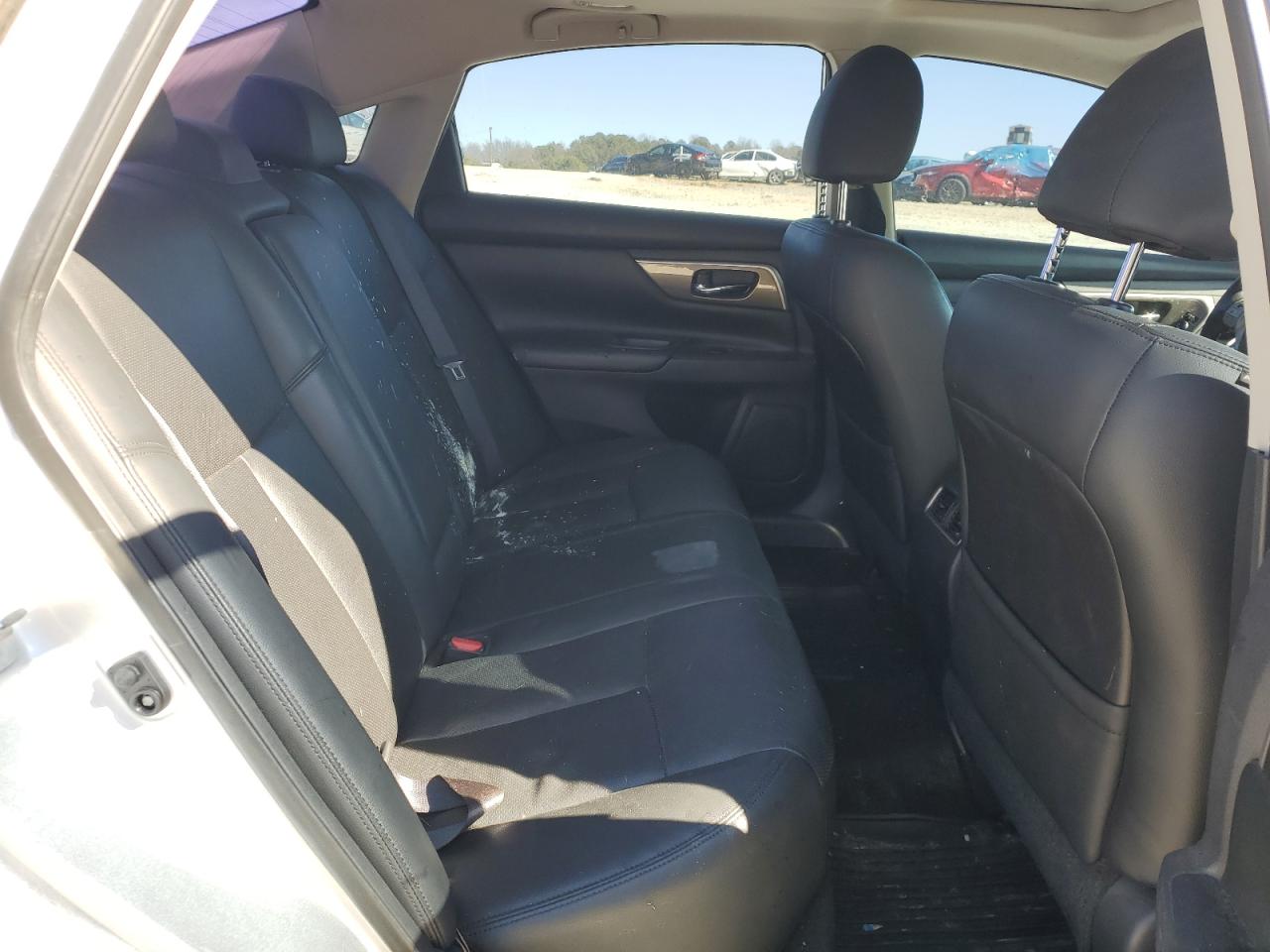 2015 Nissan Altima - Image 10
