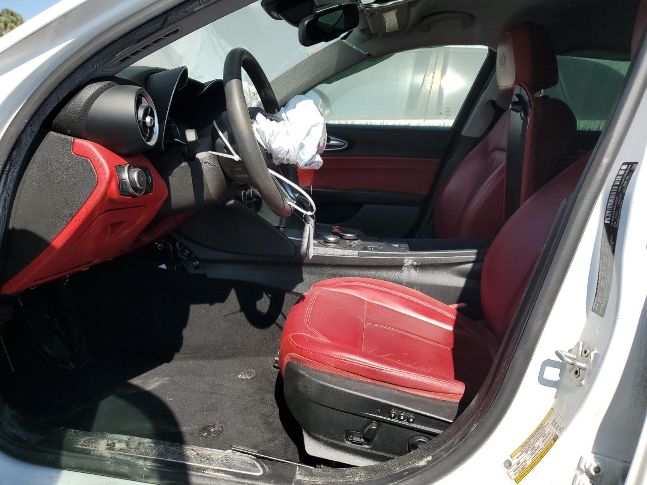 2018 Alfa Romeo Giulia - Image 7