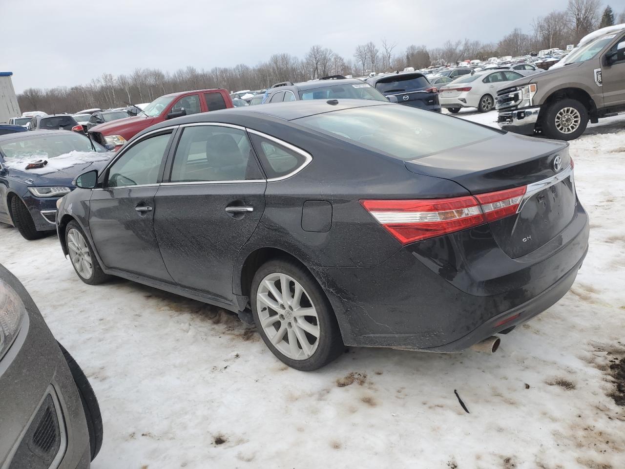 2013 Toyota Avalon - Image 2