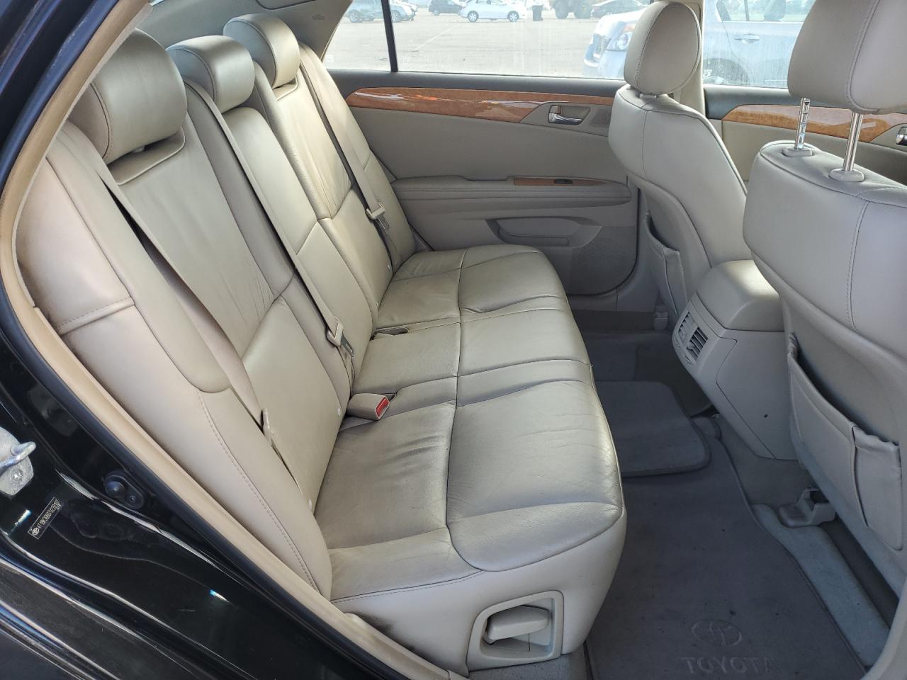 2007 Toyota Avalon - Image 10