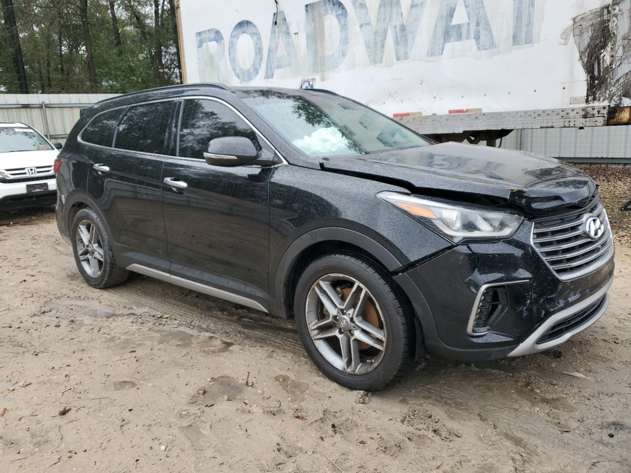 2017 Hyundai Santa Fe - Image 4