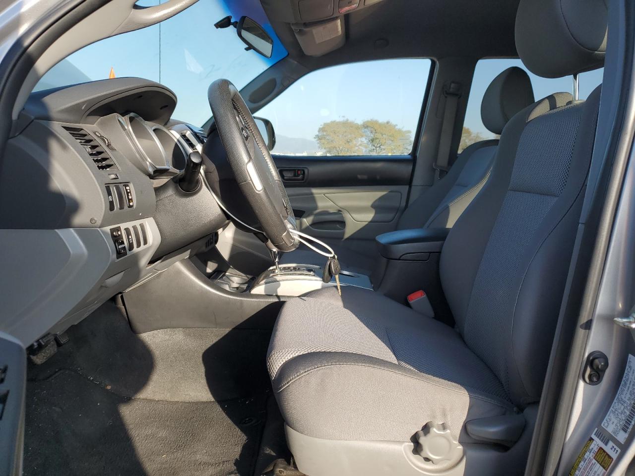 2015 Toyota Tacoma - Image 7