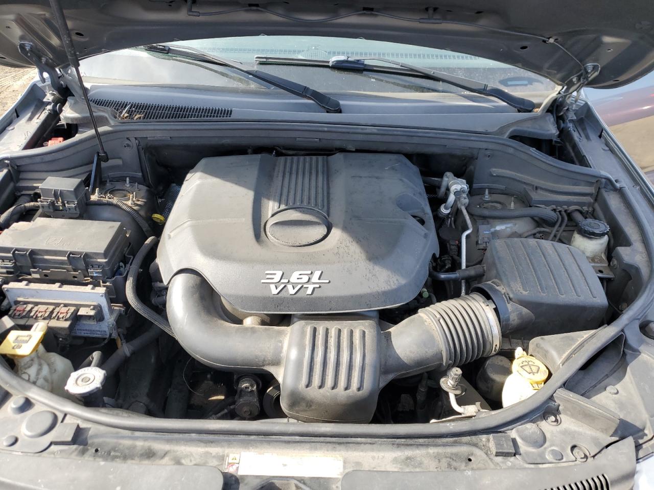 2012 Jeep Grand Cherokee - Image 12