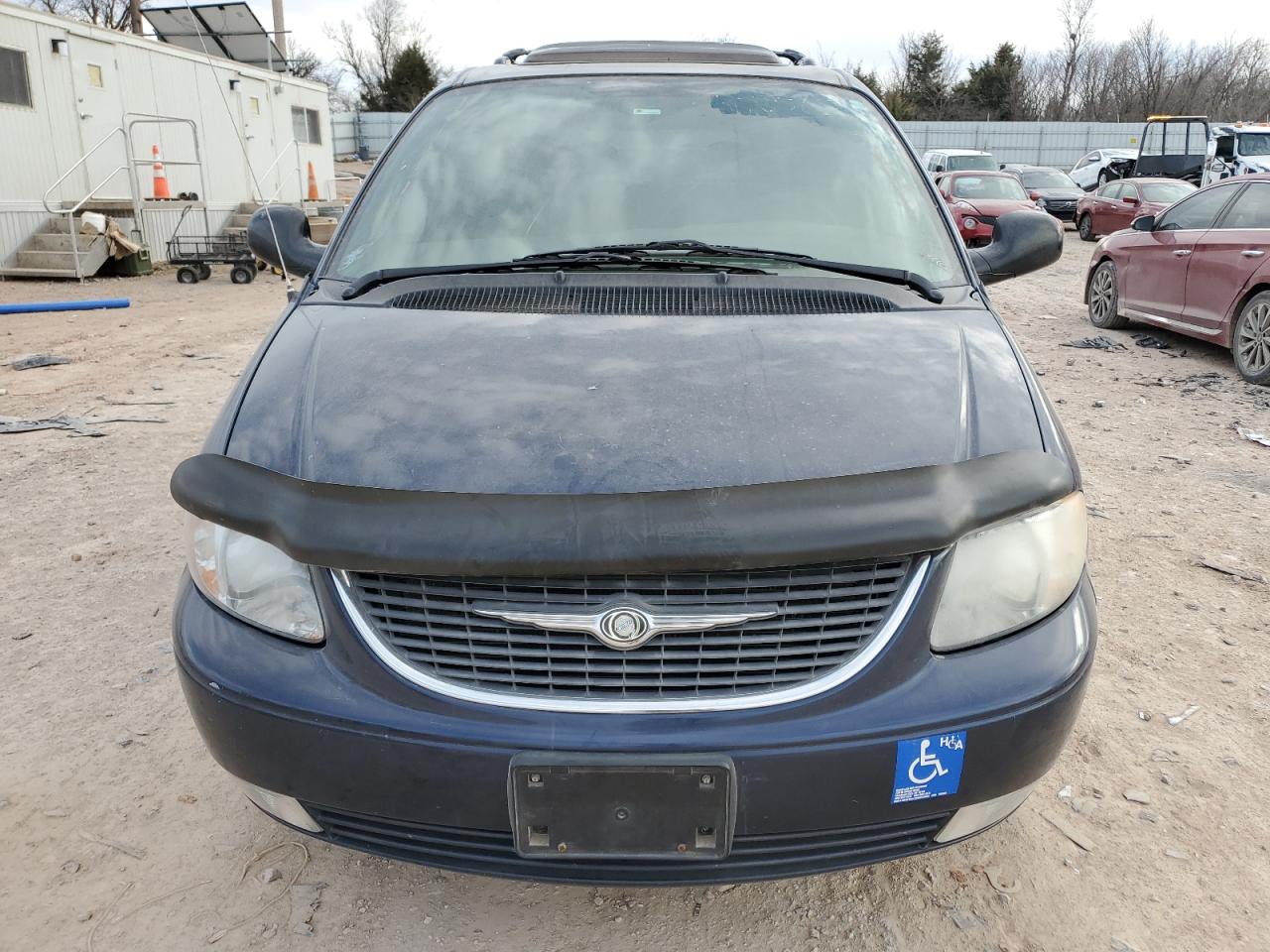 2003 Chrysler Town & Country - Image 5