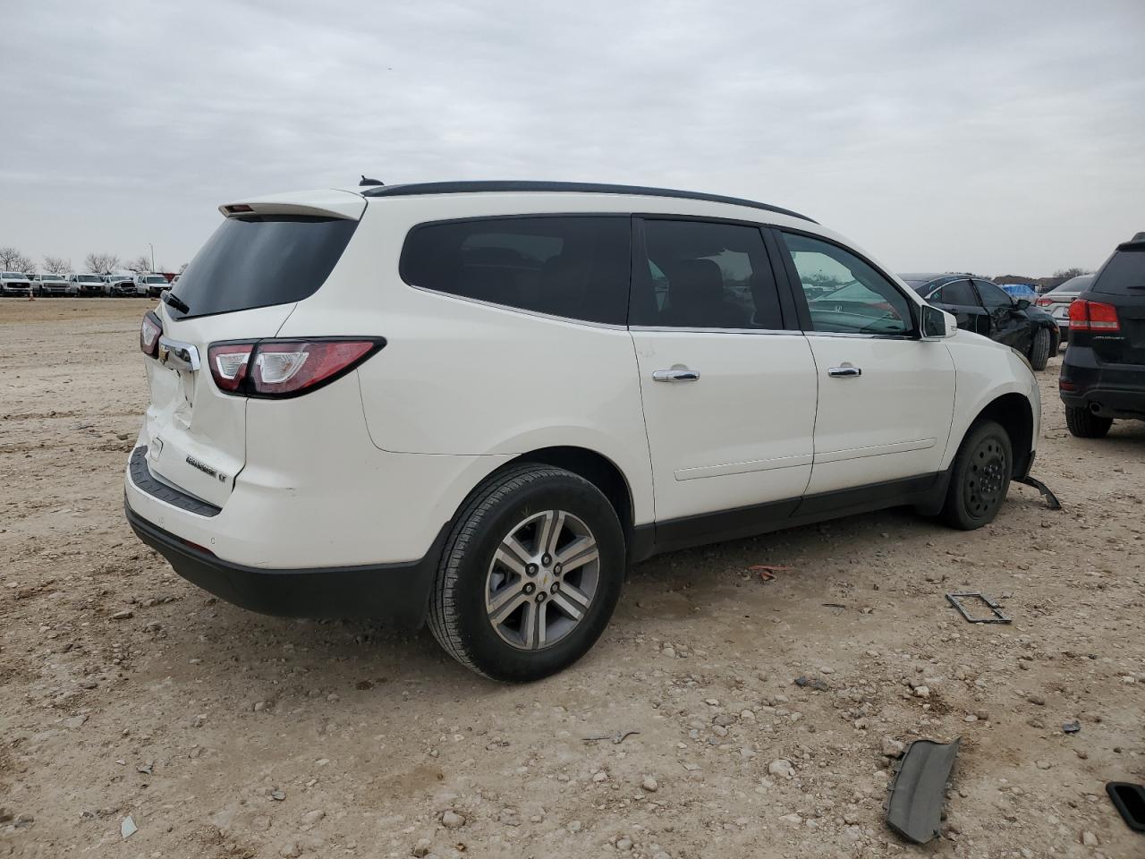 2015 Chevrolet Traverse - Image 3