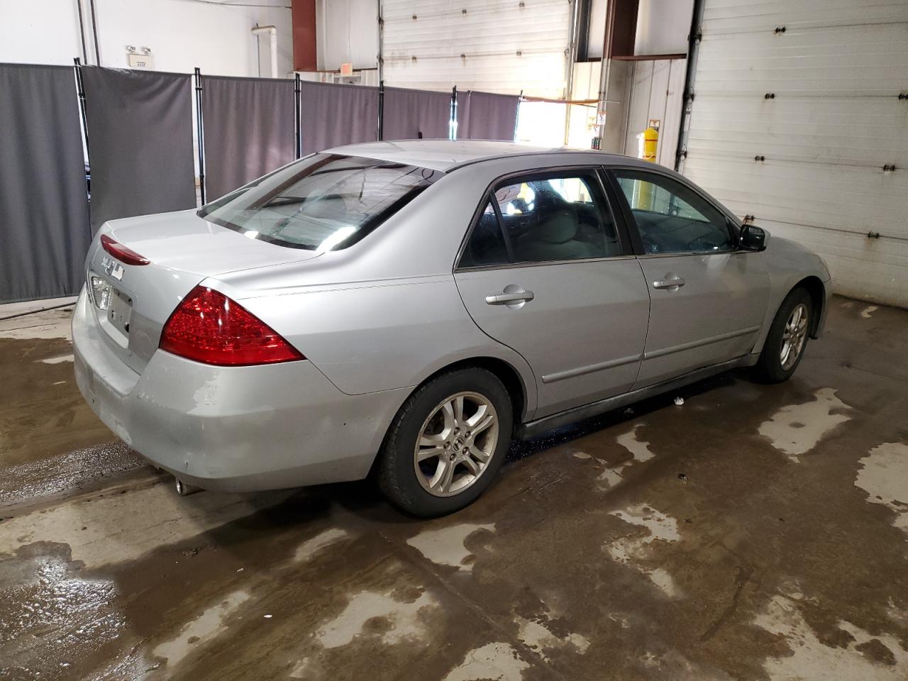2007 Honda Accord - Image 3