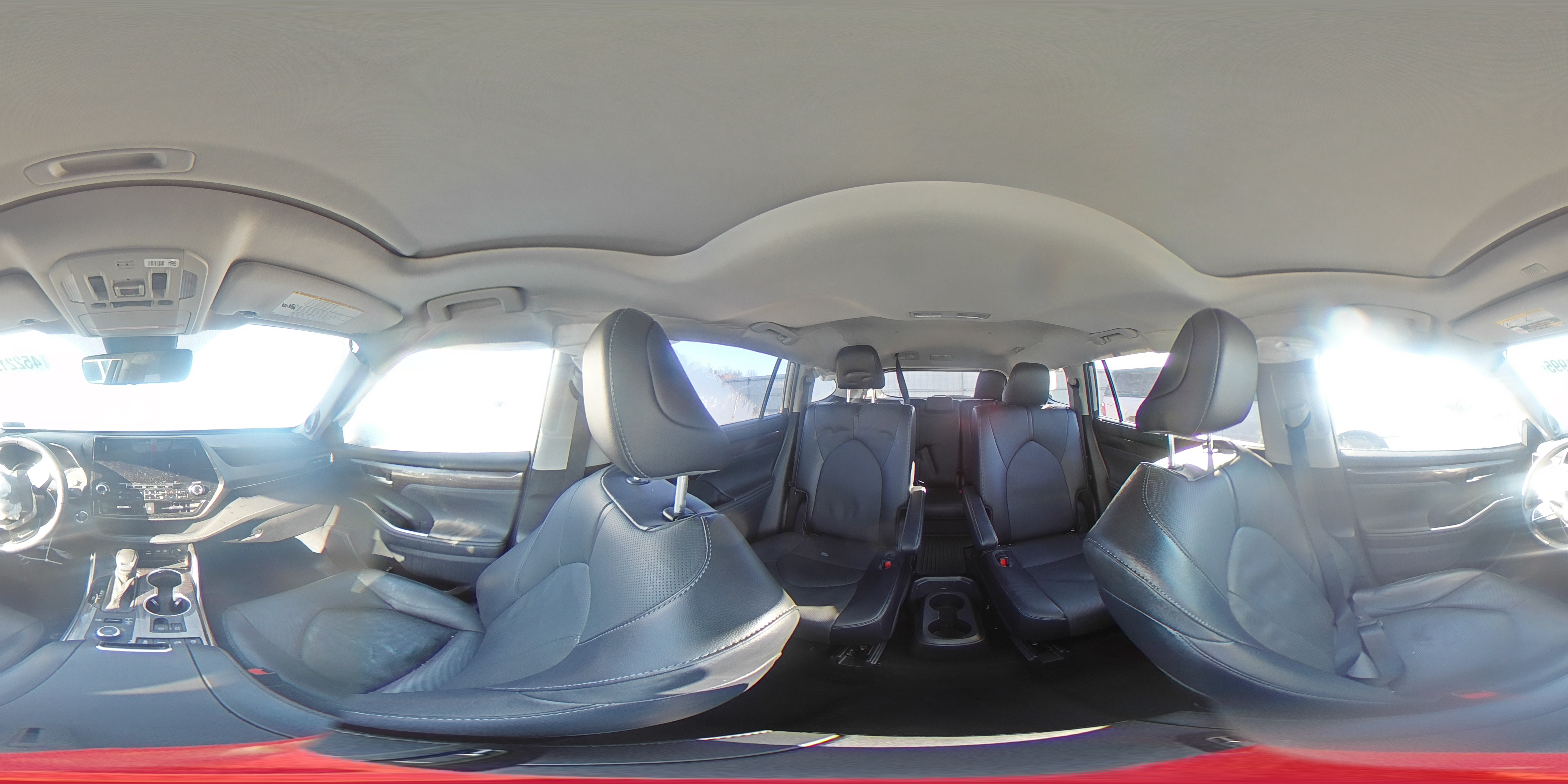 2022 Toyota Highlander - Image 14