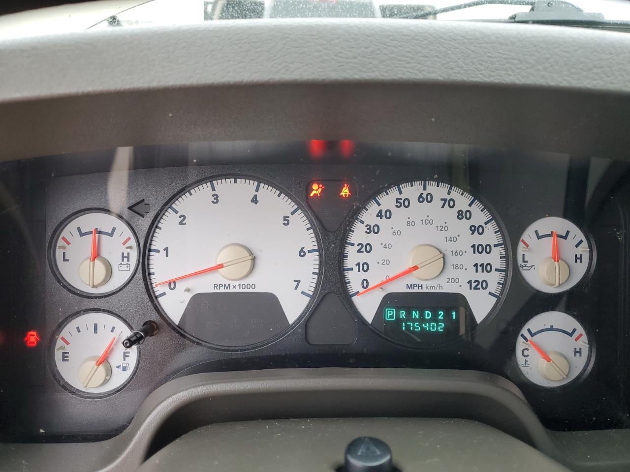 2006 Dodge RAM - Image 9