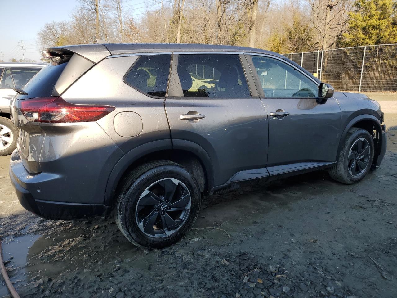 2024 Nissan Rogue - Image 3